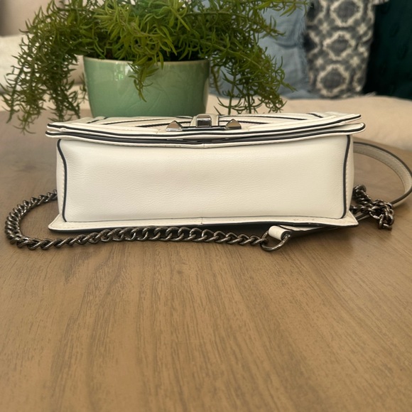 Rare Rebecca Minkoff White Leather with Iridescent Chevron Detail Shoulder Bag - Picture 6 of 10